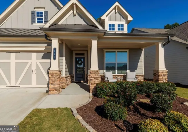 Photo 3 of Single family home for sale at 125 Hickory Blfs Pkwy, Canton, GA 30114 | MLS# 10879432 | Listing updated on 2026-10-28