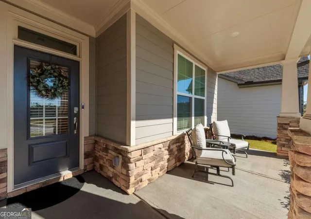 Photo 4 of Single family home for sale at 125 Hickory Blfs Pkwy, Canton, GA 30114 | MLS# 10879432 | Listing updated on 2026-10-28