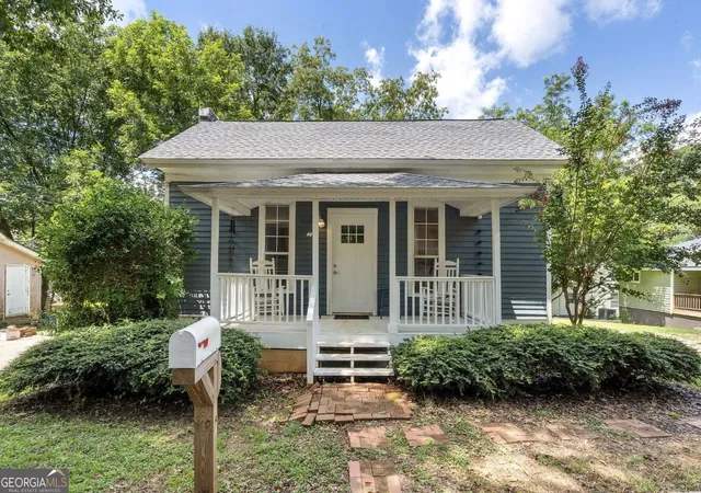 Photo 1 of Single family home for sale at 88 Cole St, Newnan, GA 30263 | MLS# 10838764 | Listing updated on 2026-09-16