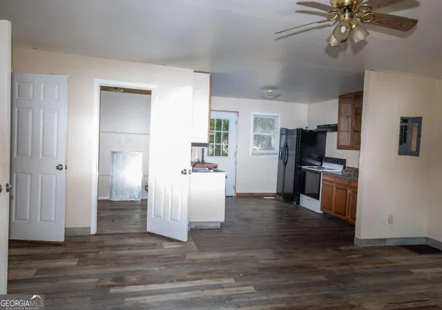 Photo 3 of Single family home for sale at 46 Young St, Cartersville, GA 30120 | MLS# 10841747 | Listing updated on 2026-09-08