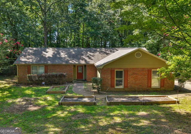 Photo 3 of Single family home for sale at 351 Waterford Dr, Jonesboro, GA 30238 | MLS# 10845198 | Listing updated on 2026-09-27