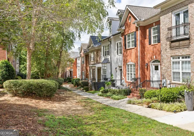 Photo 3 of Townhouse for sale at 316 Holbrook Rd, Smyrna, GA 30082 | MLS# 10832721 | Listing updated on 2026-10-08
