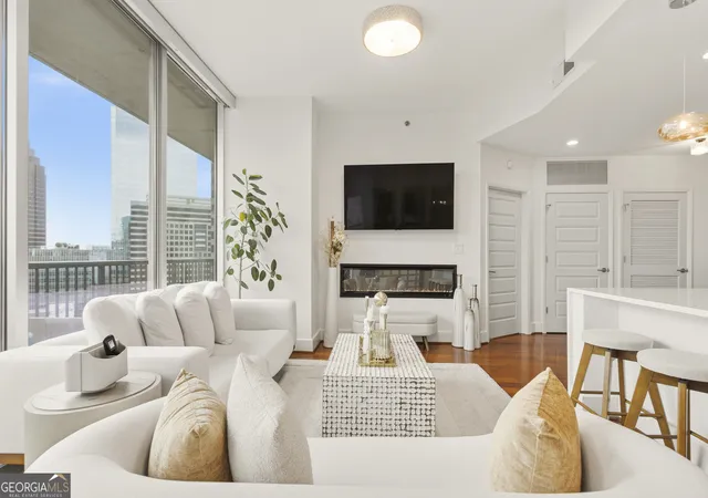 Photo 2 of Condo for sale at 1080 Peachtree St Ne #1712, Atlanta, GA 30309 | MLS# 10817393 | Listing updated on 2026-10-07
