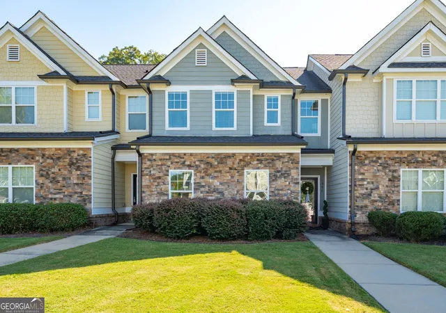 Townhouse for sale at 1597 Lincoln Dr, Bogart, GA 30622 | MLS# 10845559