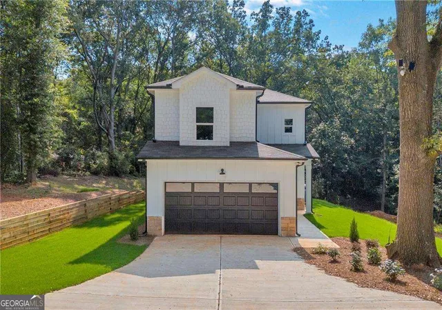 Single family home for sale at 155 Carey St, Franklin Springs, GA 30662 | MLS# 10841461