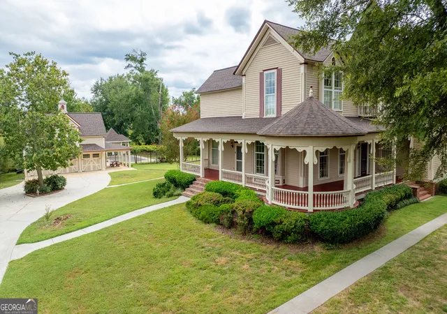 Photo 3 of Single family home for sale at 130 Lagrange St, Newnan, GA 30263 | MLS# 10843670 | Listing updated on 2026-09-10