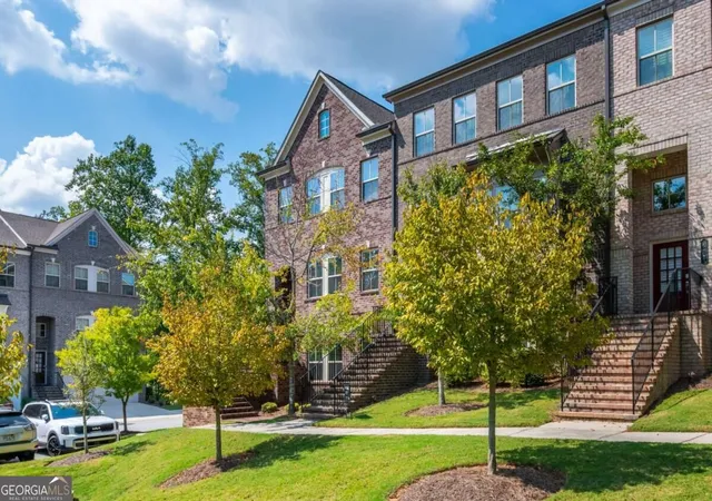 Photo 3 of Townhouse for sale at 502 Via Secco Ln, Suwanee, GA 30024 | MLS# 10852825 | Listing updated on 2026-10-08