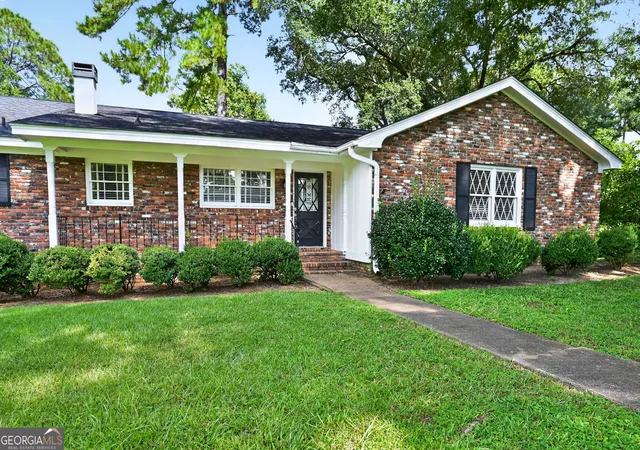 Photo 3 of Single family home for sale at 1629 Lowell Ln, Albany, GA 31707 | MLS# 10839827 | Listing updated on 2026-09-17