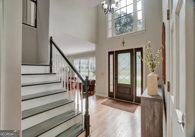 Photo 4 of Single family home for sale at 115 Glen Holly Dr, Roswell, GA 30076 | MLS# 10853526 | Listing updated on 2026-10-09