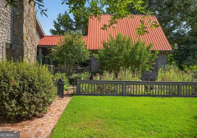 Photo 3 of Single family home for sale at 5231 Sandy Crk Rd, Madison, GA 30650 | MLS# 10837246 | Listing updated on 2026-09-15