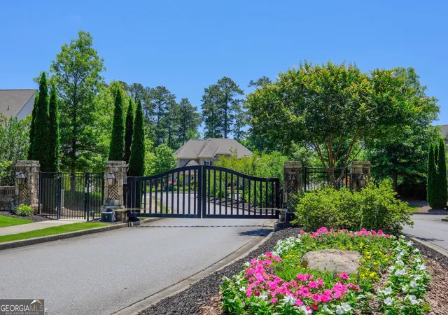 Photo 4 of Single family home for sale at 5048 Dinant Dr, Johns Creek, GA 30022 | MLS# 10841947 | Listing updated on 2026-10-22