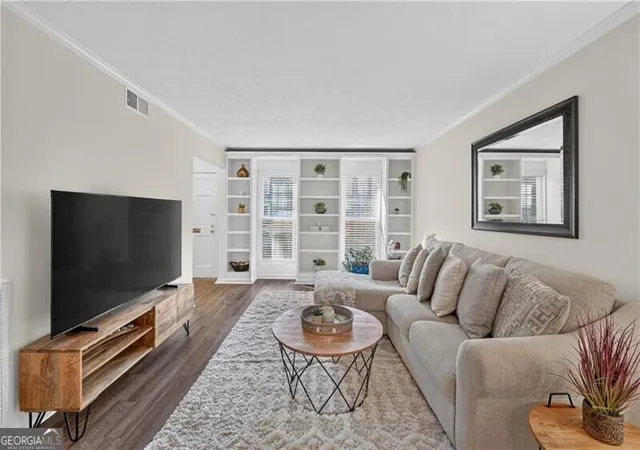 Listing Photo 1 - Condo for sale in building located at 3 Spring Grn Pl NW, Atlanta, GA 30318