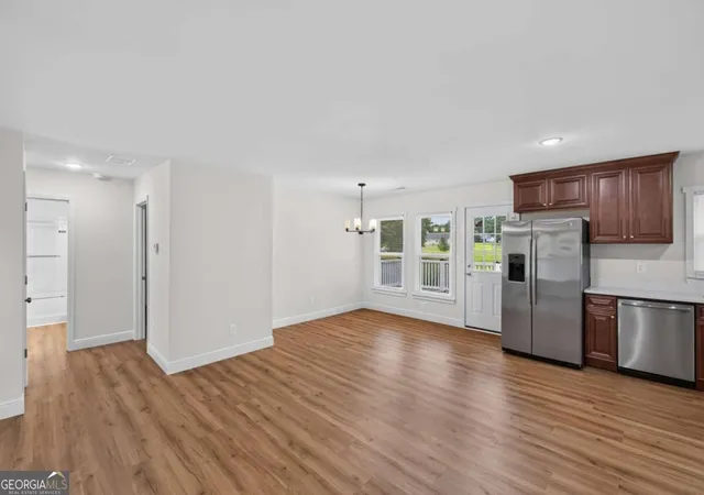 Photo 4 of Single family home for sale at 1275 Lake Dow Rd, Mcdonough, GA 30252 | MLS# 10839399 | Listing updated on 2026-09-17