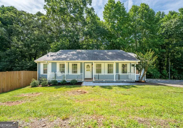 Photo 2 of Single family home for sale at 950 Duck Thurmond Rd, Dawsonville, GA 30534 | MLS# 10835537 | Listing updated on 2026-09-11