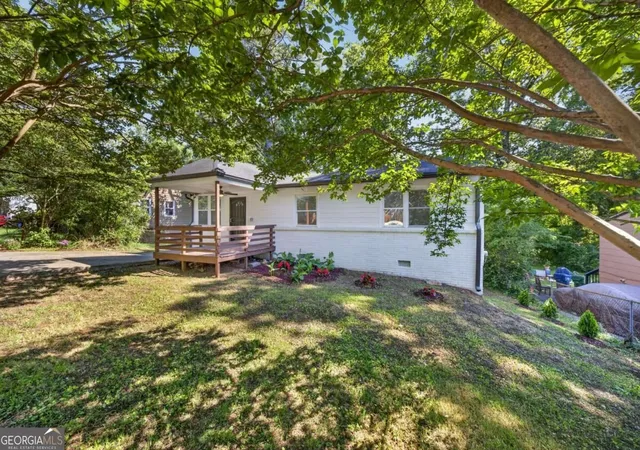 Photo 3 of Single family home for sale at 931 Stonewall Dr SE, Atlanta, GA 30315 | MLS# 10871194 | Listing updated on 2026-10-30