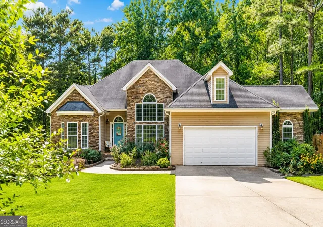 Photo 1 of Sale Pending at 59 Rocky Cir Ne, White, GA 30184 | MLS# 10821873 | Listing updated on 2026-10-01
