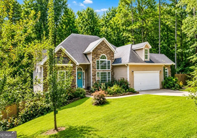 Photo 2 of Sale Pending at 59 Rocky Cir Ne, White, GA 30184 | MLS# 10821873 | Listing updated on 2026-10-01