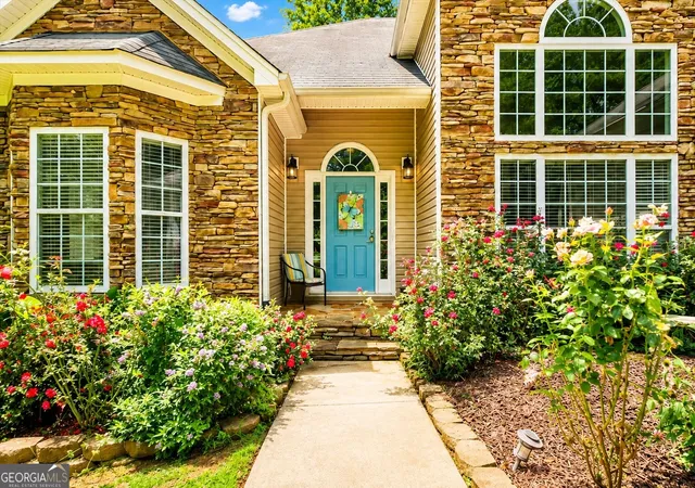 Photo 3 of Sale Pending at 59 Rocky Cir Ne, White, GA 30184 | MLS# 10821873 | Listing updated on 2026-10-01