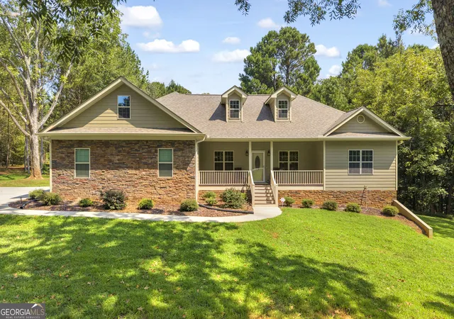 Single family home for sale at 2450 Hwy 198, Carnesville, GA 30521 | MLS# 10834206