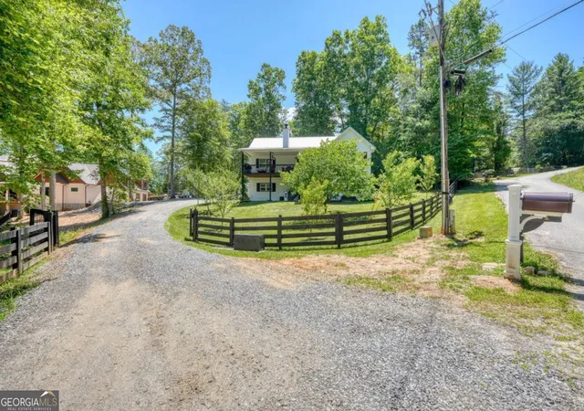 Photo 3 of Single family home for sale at 18 Tranquility Trl, Blairsville, GA 30512 | MLS# 10782639 | Listing updated on 2026-10-10