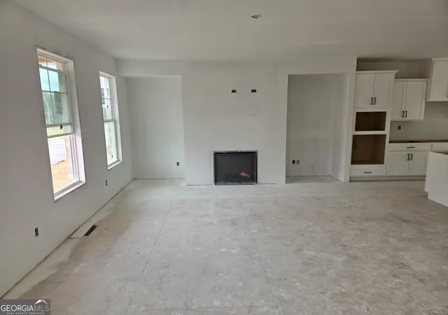 Photo 3 of Single family home for sale at 983 Homepark Cir, Buford, GA 30518 | MLS# 10852124 | Listing updated on 2026-10-08