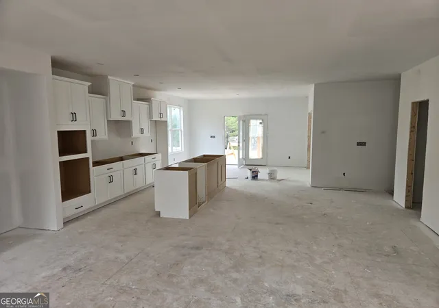 Photo 4 of Single family home for sale at 983 Homepark Cir, Buford, GA 30518 | MLS# 10852124 | Listing updated on 2026-10-08