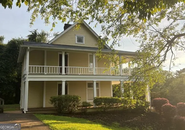 Photo 2 of Single family home for sale at 190 Mckinney St, Blue Ridge, GA 30513 | MLS# 10838300 | Listing updated on 2026-09-24