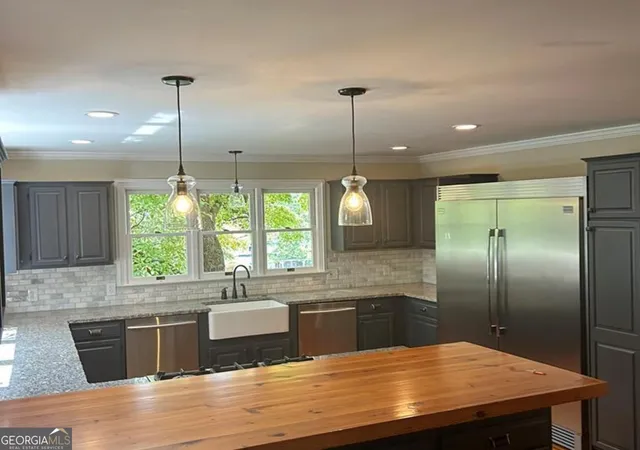 Photo 4 of Single family home for sale at 190 Mckinney St, Blue Ridge, GA 30513 | MLS# 10838300 | Listing updated on 2026-09-24