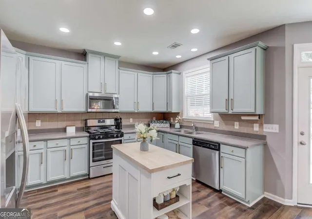 Photo 2 of Single family home for sale at 1806 Madrid Fls Rd, Braselton, GA 30517 | MLS# 10843786 | Listing updated on 2026-09-12
