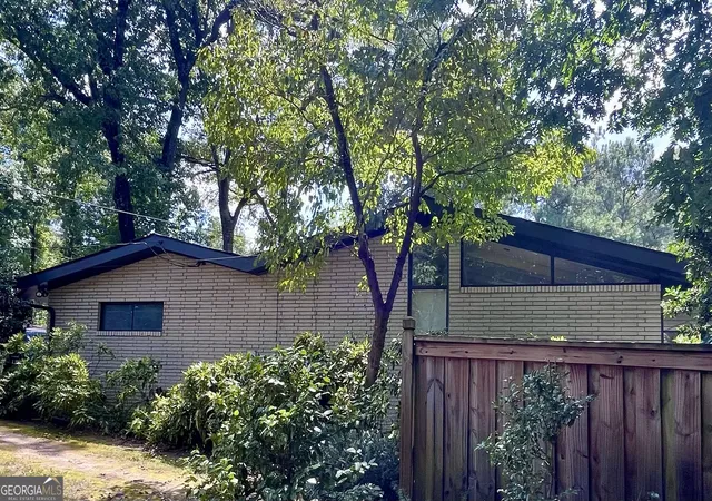 Photo 3 of Single family home for sale at 2588 Flair Knoll Dr NE, Atlanta, GA 30345 | MLS# 10839780 | Listing updated on 2026-09-04