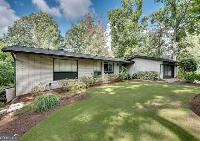 Photo 4 of Single family home for sale at 2588 Flair Knoll Dr NE, Atlanta, GA 30345 | MLS# 10839780 | Listing updated on 2026-09-04