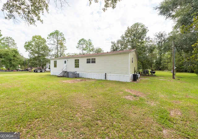 Photo 2 of Manufactured home for sale at 569 Shady Oaks Cir, Hoboken, GA 31542 | MLS# 10851145 | Listing updated on 2026-10-06