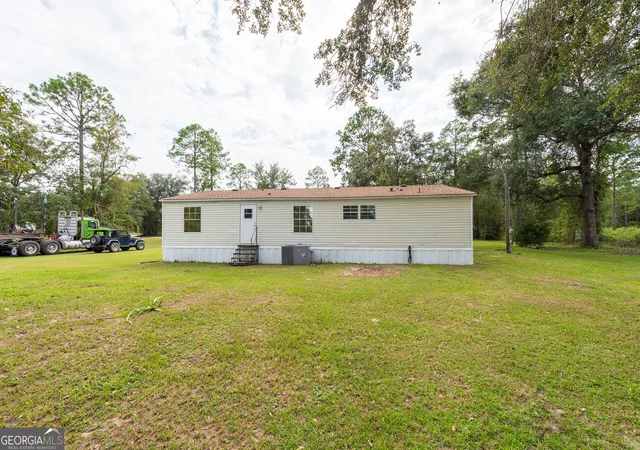 Photo 3 of Manufactured home for sale at 569 Shady Oaks Cir, Hoboken, GA 31542 | MLS# 10851145 | Listing updated on 2026-10-06