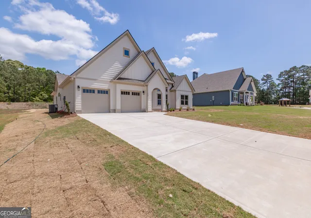 Photo 2 of Sale Pending at 308 Hammerstone Ct, Senoia, GA 30276 | MLS# 10845722 | Listing updated on 2026-09-17