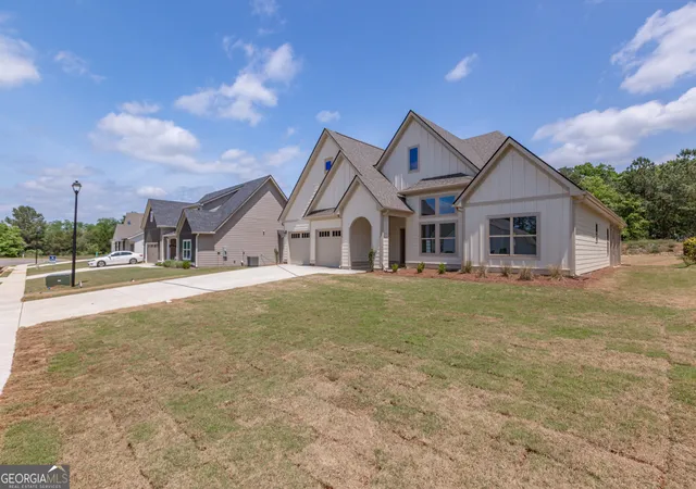 Photo 3 of Sale Pending at 308 Hammerstone Ct, Senoia, GA 30276 | MLS# 10845722 | Listing updated on 2026-09-17