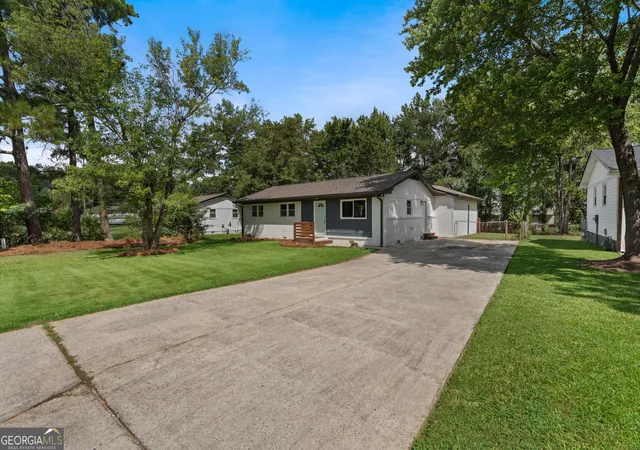 Photo 1 of Single family home for sale at 2718 Somerton Dr, Morrow, GA 30260 | MLS# 10838850 | Listing updated on 2026-09-03