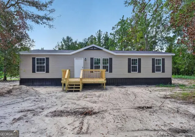 Photo 3 of Manufactured home for sale at 7485 Central Ave, Waycross, GA 31503 | MLS# 10840642 | Listing updated on 2026-09-18