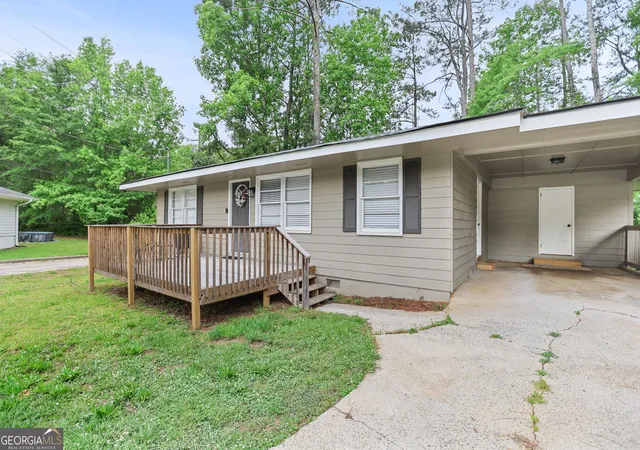Photo 3 of Single family home for sale at 9 W Park Ct, Newnan, GA 30263 | MLS# 10844039 | Listing updated on 2026-09-11