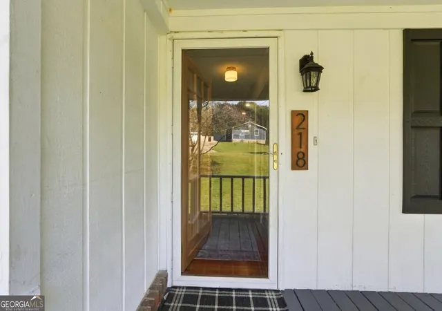 Photo 3 of Single family home for sale at 218 King Arthur Dr, Woodstock, GA 30189 | MLS# 10851423 | Listing updated on 2026-10-09