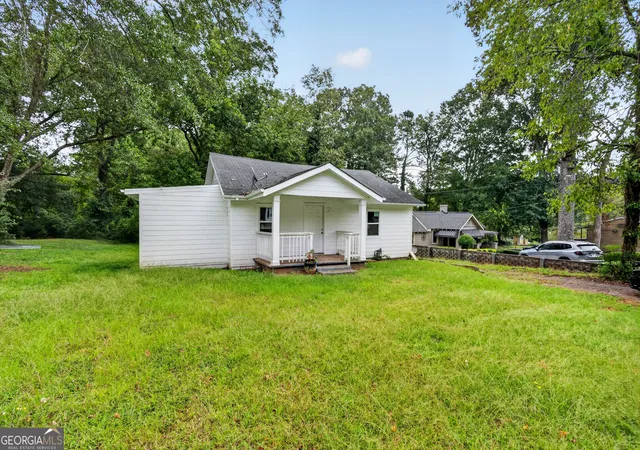 Photo 2 of Single family home for sale at 1672 Stanton Rd SW, Atlanta, GA 30311 | MLS# 10854619 | Listing updated on 2026-10-28