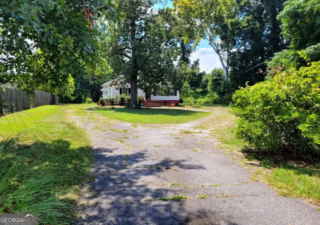 Photo 2 of Single family home for sale at 208 Manley Rd, Griffin, GA 30223 | MLS# 10797798 | Listing updated on 2026-09-12