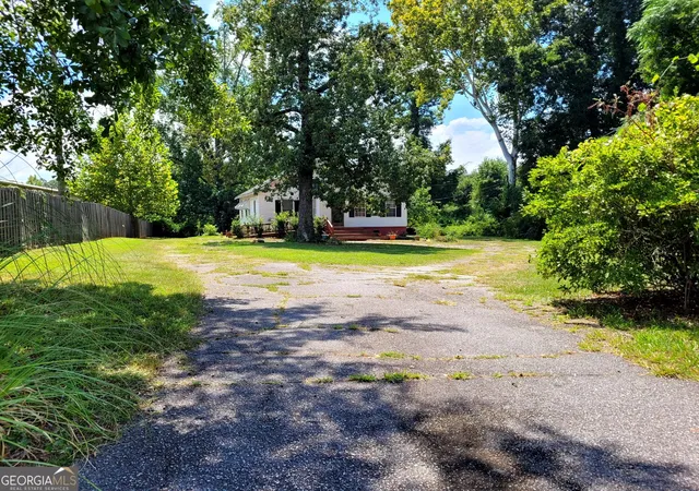 Photo 2 of Single family home for sale at 208 Manley Rd, Griffin, GA 30223 | MLS# 10797798 | Listing updated on 2026-09-12