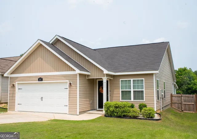 Photo 3 of Single family home for sale at 215 Allentown Ln, Macon, GA 31216 | MLS# 10852406 | Listing updated on 2026-09-28