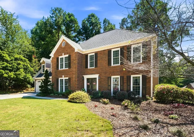 Photo 2 of Single family home for sale at 5719 Fairwood Dr NW, Acworth, GA 30101 | MLS# 10841741 | Listing updated on 2026-10-29