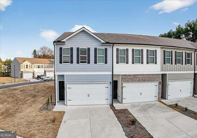 Photo 2 of Single family home for sale at 107 Brexley Dr, Calhoun, GA 30701 | MLS# 10853202 | Listing updated on 2026-10-09