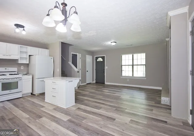 Photo 3 of Single family home for sale at 4685 Barnes Ct, Loganville, GA 30052 | MLS# 10837426 | Listing updated on 2026-09-15