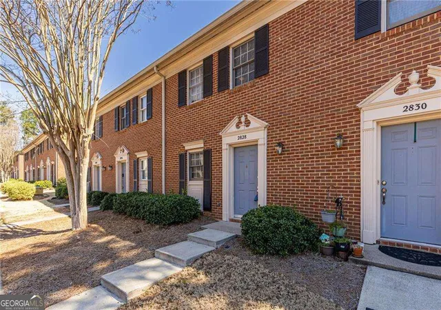 Photo 3 of Townhouse for sale at 2828 Webb Brg Rd, Alpharetta, GA 30009 | MLS# 10840062 | Listing updated on 2026-10-02