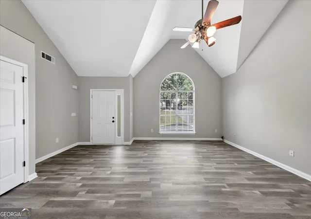 Photo 2 of Single family home for sale at 14 Sherwood Dr Nw, Cartersville, GA 30121 | MLS# 10842152 | Listing updated on 2026-10-08