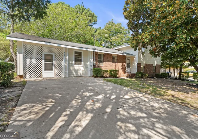 Photo 2 of Single family home for sale at 414 Kimberly Rd, Warner Robins, GA 31088 | MLS# 10839853 | Listing updated on 2026-09-24