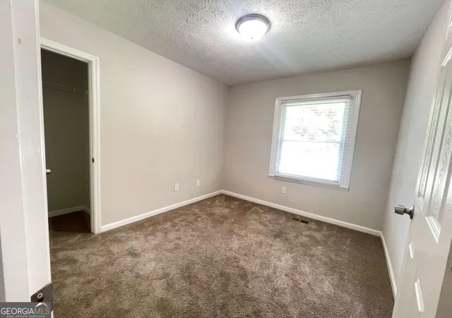 Photo 4 of Single family home for sale at 1537 Spruce Ridge Ct, Stone Mountain, GA 30083 | MLS# 10844596 | Listing updated on 2026-09-11